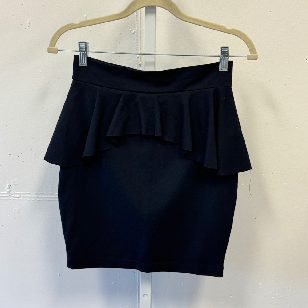 Bebe‎ 2010s Black Peplum Mini Skirt XS Stretchy Bodycon Ruffle Made in USA